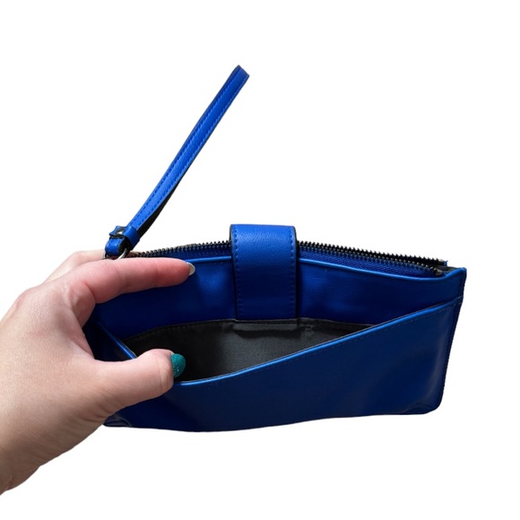 Simply Vera, Vera Wang Wristlet Wallet - Picture 4 of 8